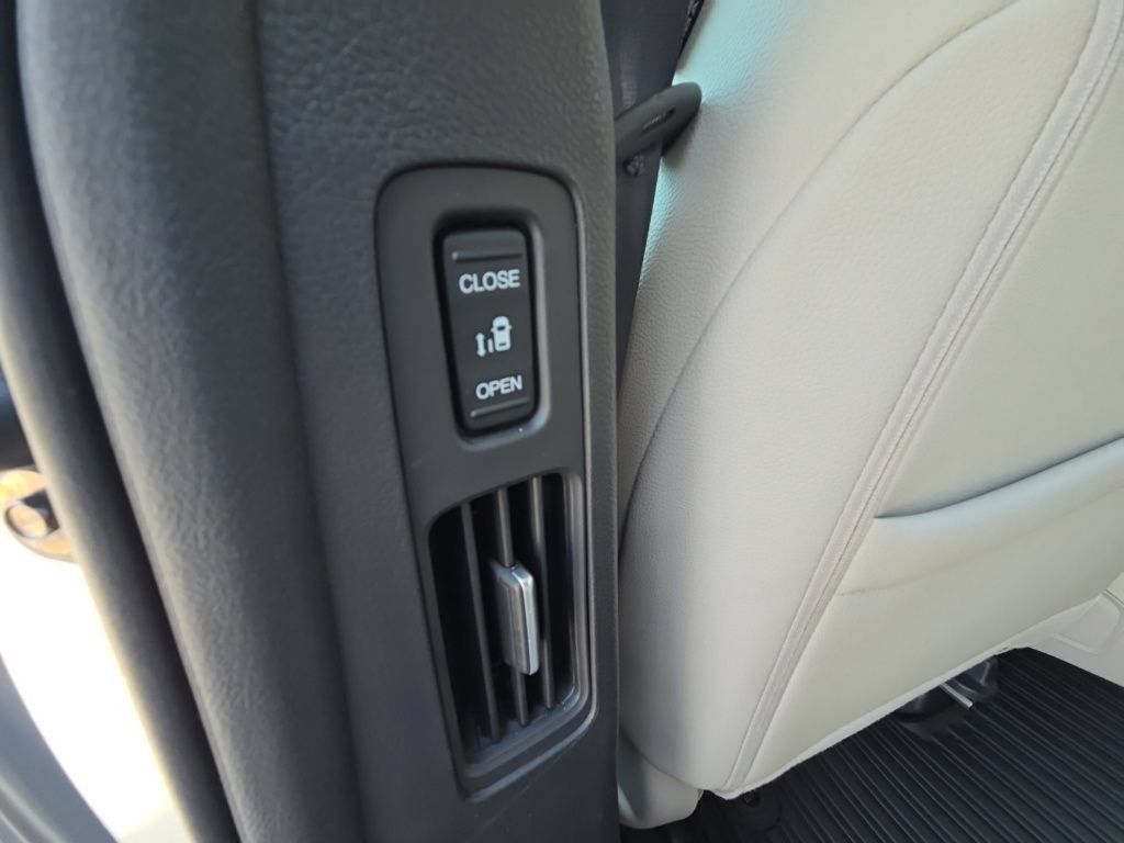 Used 2026 Honda Odyssey EX-L image 15