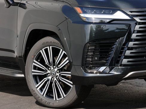 New 2026 Lexus LX 600 4WD w/ Luxury Package image 3
