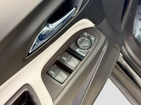 Used 2022 Chevrolet Equinox LS AWD/4WD image 18