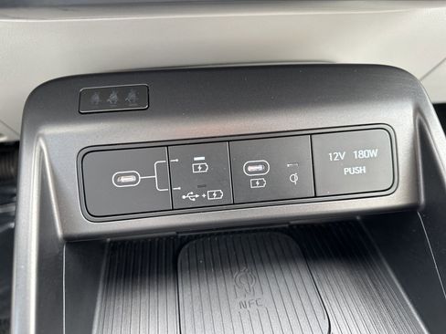 Used 2025 Hyundai Kona Limited image 56