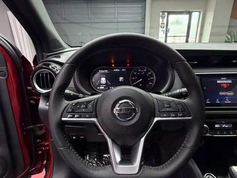 Used 2019 Nissan Kicks SR w/ Exterior Electronics Package FWD image 17