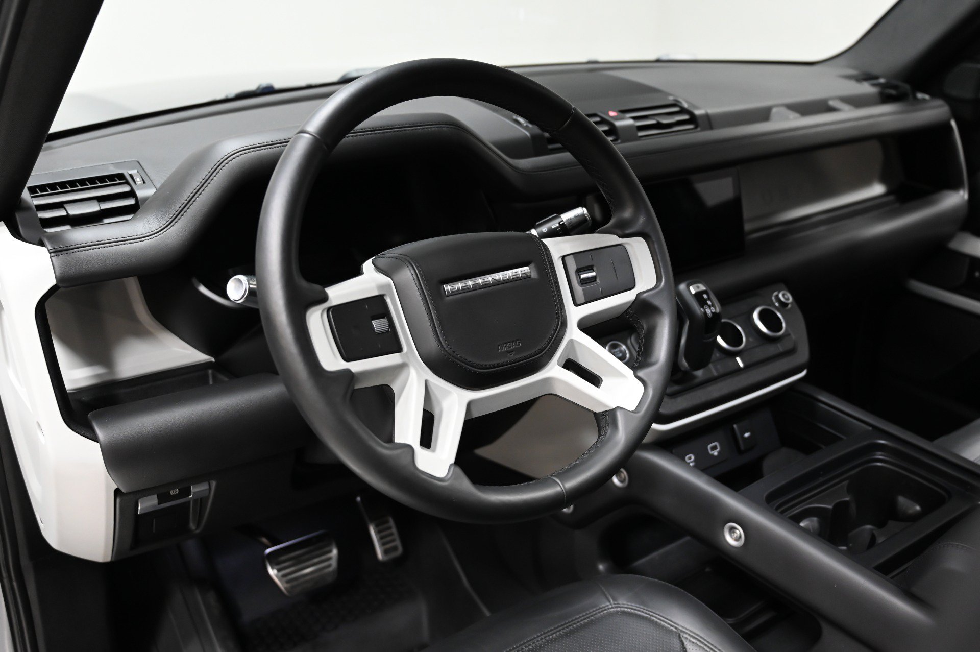 Used 2020 Land Rover Defender 110 HSE AWD/4WD image 11