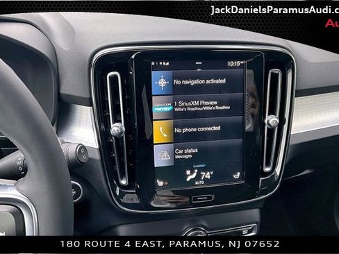 Used 2022 Volvo XC40 T5 Momentum image 21