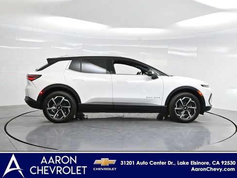 New 2026 Chevrolet Equinox EV LT image 32