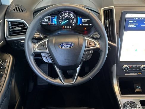Certified 2023 Ford Edge SEL w/ Convenience Package AWD/4WD image 17