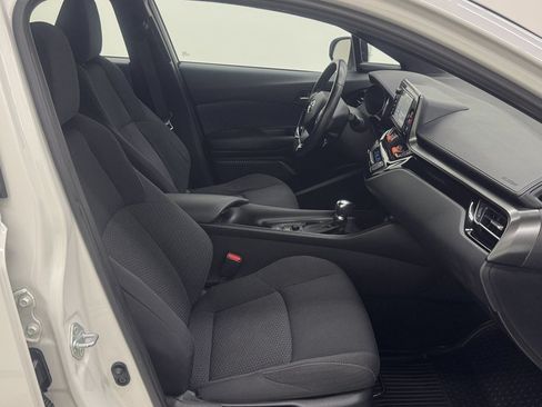 Used 2018 Toyota C-HR XLE FWD image 28