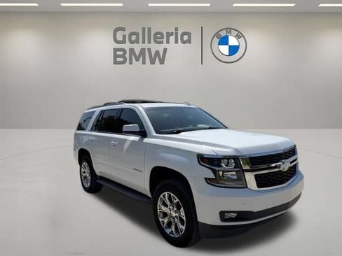 Used 2019 Chevrolet Tahoe LT w/ Luxury Package RWD image 4