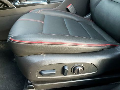 Used 2025 Chevrolet TrailBlazer RS w/ Driver Confidence Package image 18