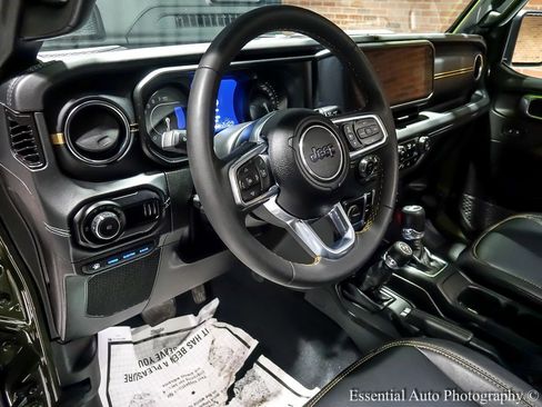 Used 2024 Jeep Wrangler Unlimited Sahara w/ Technology Group image 15