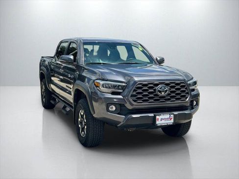 Certified 2023 Toyota Tacoma TRD Off-Road w/ Technology Package AWD/4WD image 3