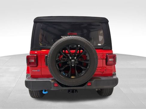 Used 2022 Jeep Wrangler Unlimited Sahara w/ Cold Weather Group image 7
