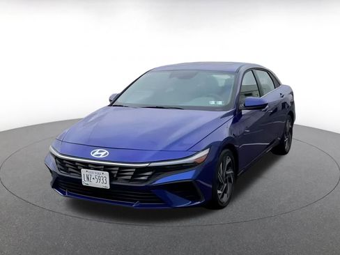 Used 2025 Hyundai Elantra SEL image 7