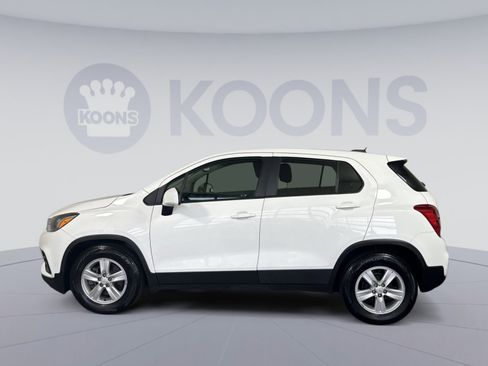Used 2020 Chevrolet Trax LS FWD image 2