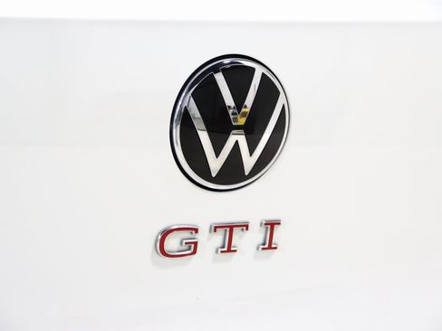 Used 2022 Volkswagen GTI SE image 10