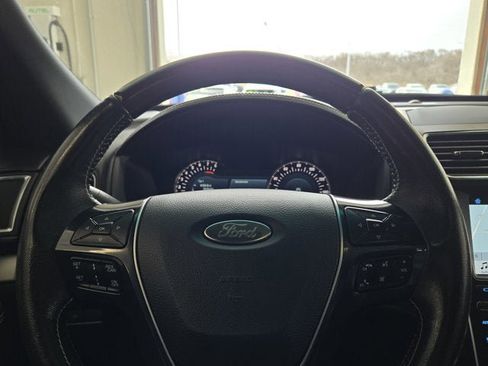 Used 2017 Ford Explorer Platinum AWD/4WD image 28