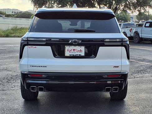 Used 2025 Chevrolet Traverse RS w/ LPO, Floor Liner Package FWD image 7