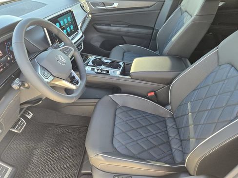 New 2026 Volkswagen Atlas Cross Sport SEL Premium R-Line AWD/4WD image 11