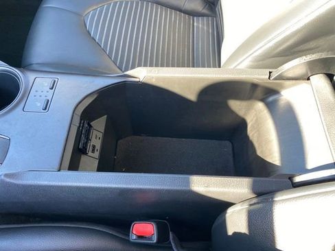 Used 2022 Toyota Camry SE image 12
