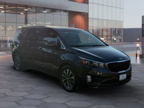 Used 2018 Kia Sedona SX FWD image 8