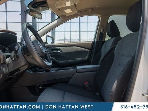 Used 2023 Nissan Rogue SV FWD image 3