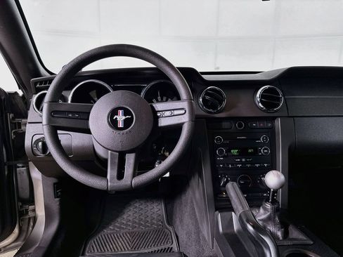 Used 2009 Ford Mustang GT Premium RWD image 22