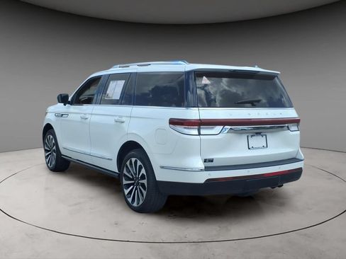 Used 2022 Lincoln Navigator Reserve AWD/4WD image 3
