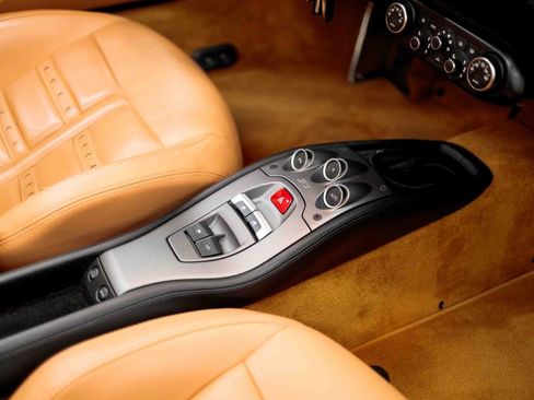 Used 2013 Ferrari 458 Spider RWD image 59