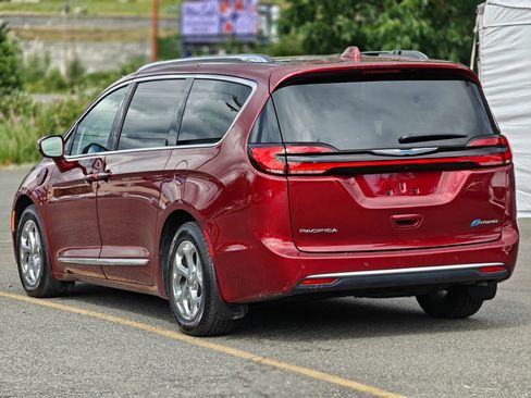 Used 2021 Chrysler Pacifica Limited FWD image 8