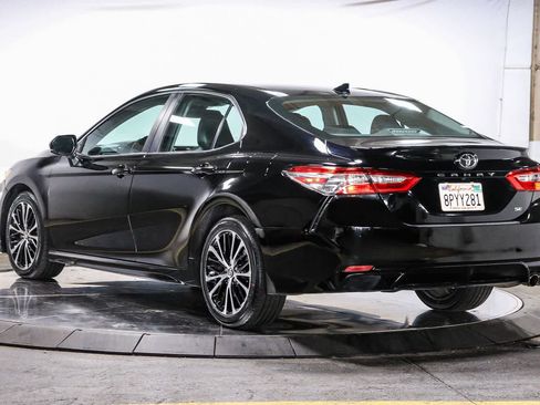 Certified 2020 Toyota Camry SE w/ Carpet Mat Package FWD image 2