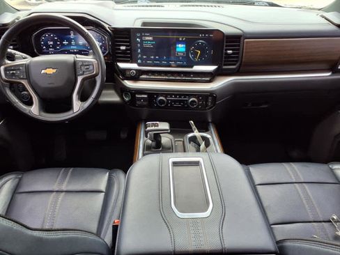Used 2022 Chevrolet Silverado 1500 High Country w/ High Country Premium Package image 7