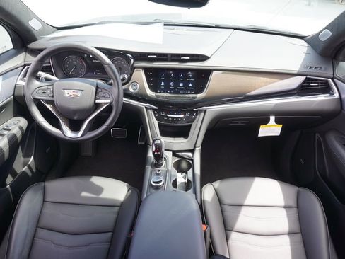 New 2025 Cadillac XT6 Sport w/ Platinum Package image 11