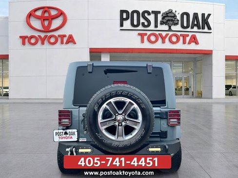 Used 2015 Jeep Wrangler Unlimited Sahara w/ Connectivity Group AWD/4WD image 5