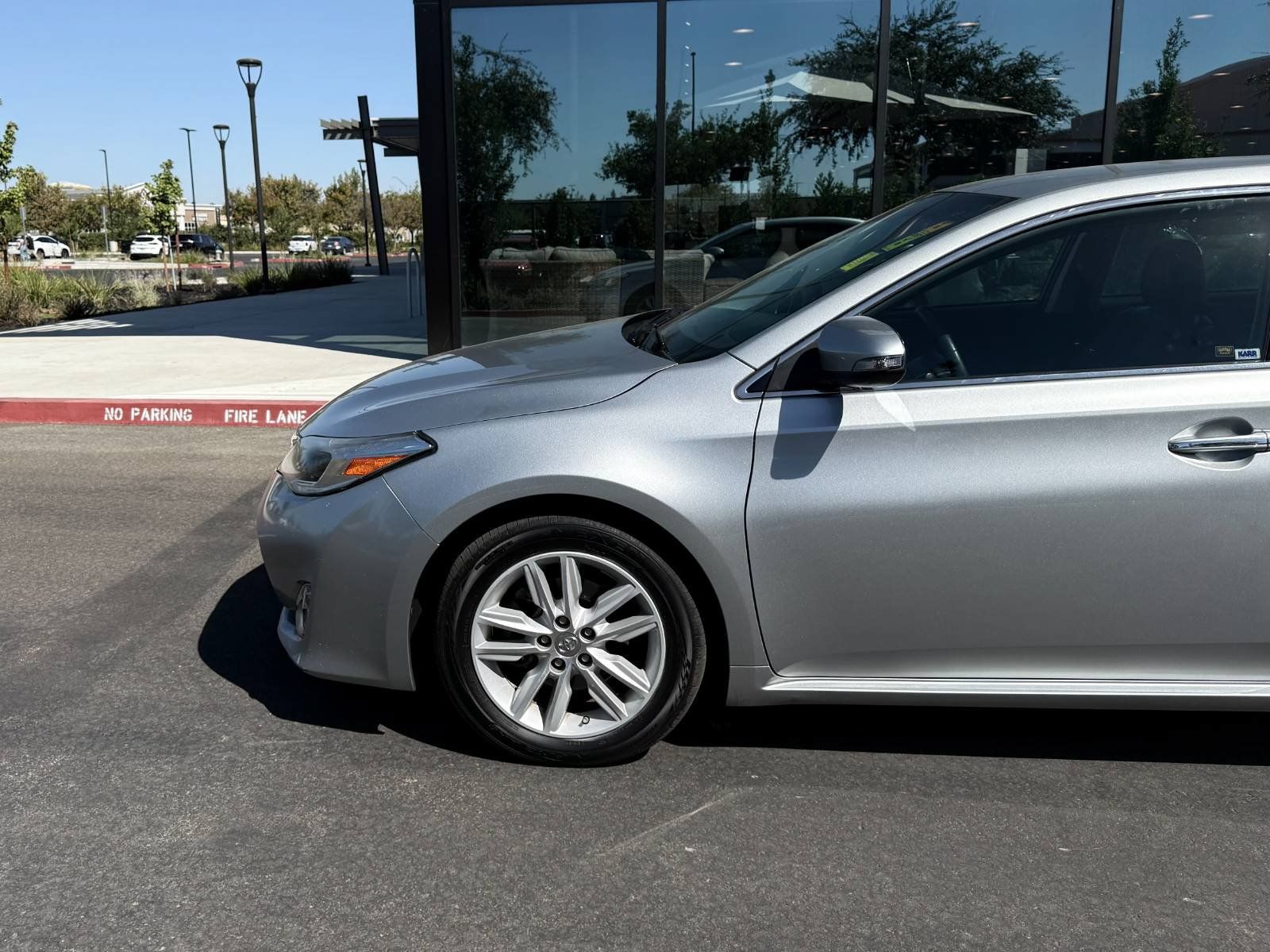 Used 2015 Toyota Avalon XLE FWD image 11