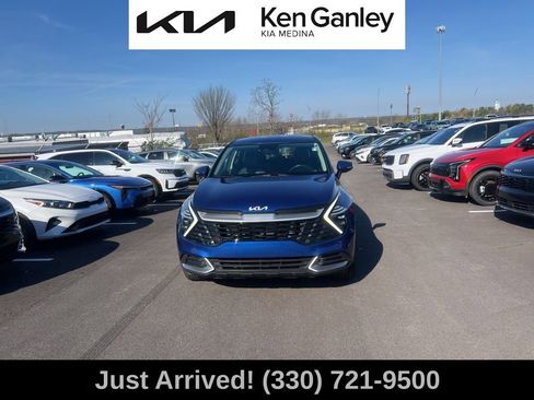 Certified 2024 Kia Sportage EX image 2