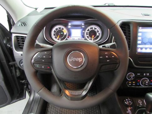 Used 2022 Jeep Cherokee Trailhawk AWD/4WD image 23