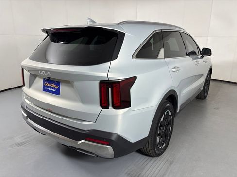 New 2026 Kia Sorento S FWD image 8