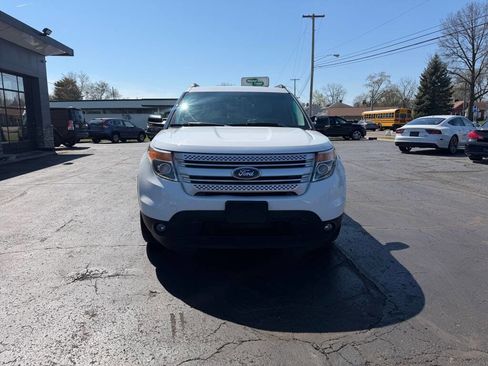 Used 2015 Ford Explorer XLT w/ Equipment Group 202B image 8