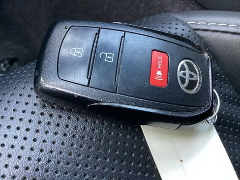 Used 2024 Toyota Prius XLE AWD/4WD image 34