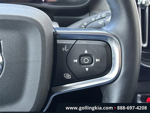 Used 2025 Volvo XC40 B5 Plus image 22