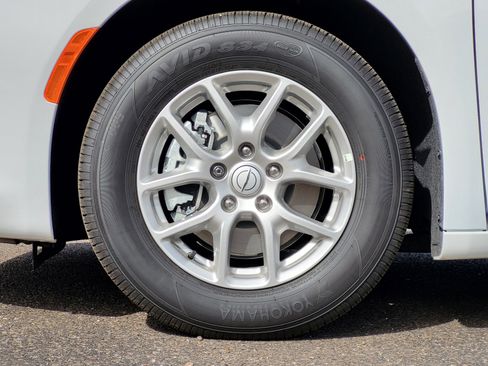 New 2026 Chrysler Voyager LX FWD image 11