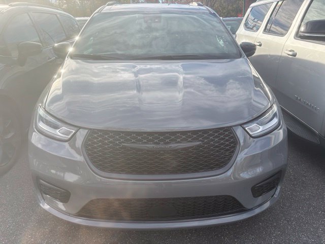 Used 2025 Chrysler Pacifica Limited FWD image 22