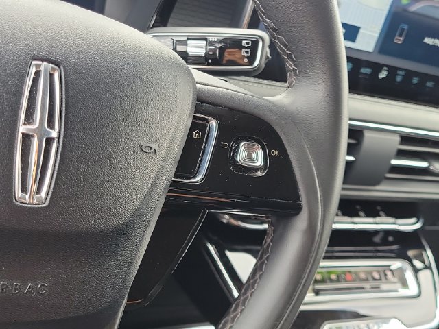 Used 2023 Lincoln Corsair AWD image 12