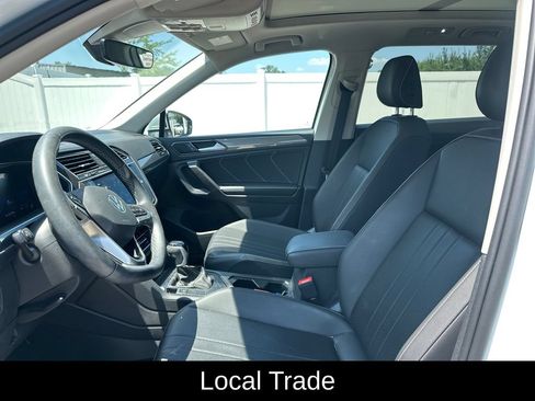 Used 2023 Volkswagen Tiguan SE w/ Panoramic Sunroof Package FWD image 7