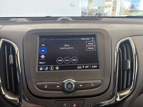 Used 2023 Chevrolet Equinox RS FWD image 18