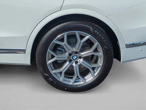 Used 2026 BMW X7 xDrive40i AWD/4WD image 10