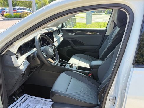 New 2026 Volkswagen Tiguan SE AWD/4WD image 28