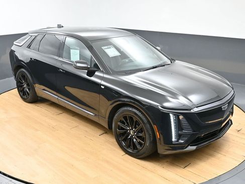 Used 2024 Cadillac Lyriq Sport AWD/4WD image 43