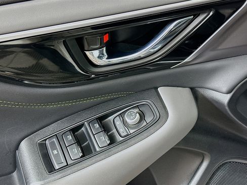 Used 2025 Subaru Outback Onyx Edition image 15