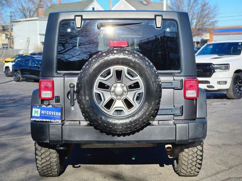 Used 2017 Jeep Wrangler Unlimited Rubicon w/ Cold Weather Group image 4