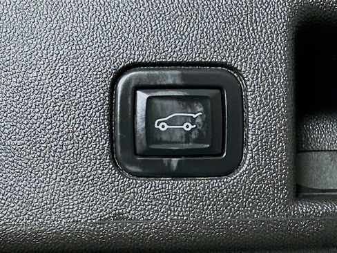 Used 2022 Chevrolet Equinox RS AWD/4WD image 11